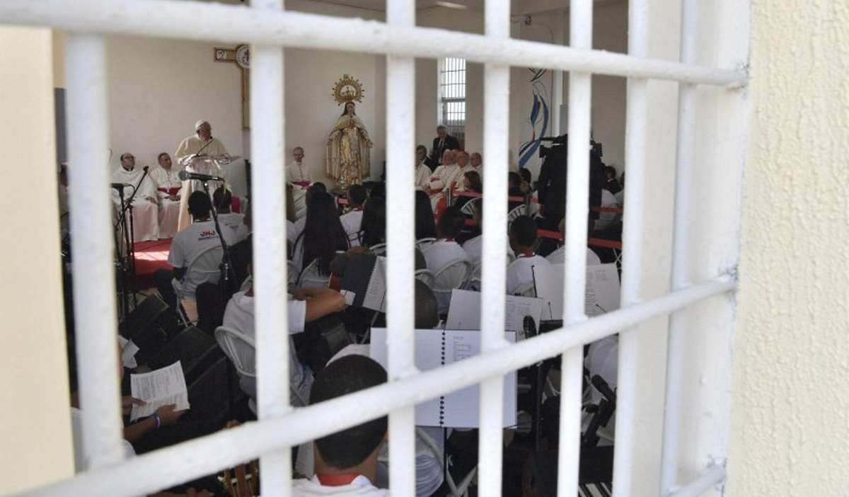 Panama, il Papa celebra la liturgia penitenziale della Gmg con i detenuti di un carcere minorile
