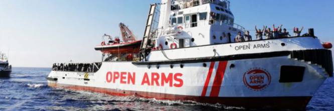 Ecco il metodo Open Arms per portare migranti in Italia