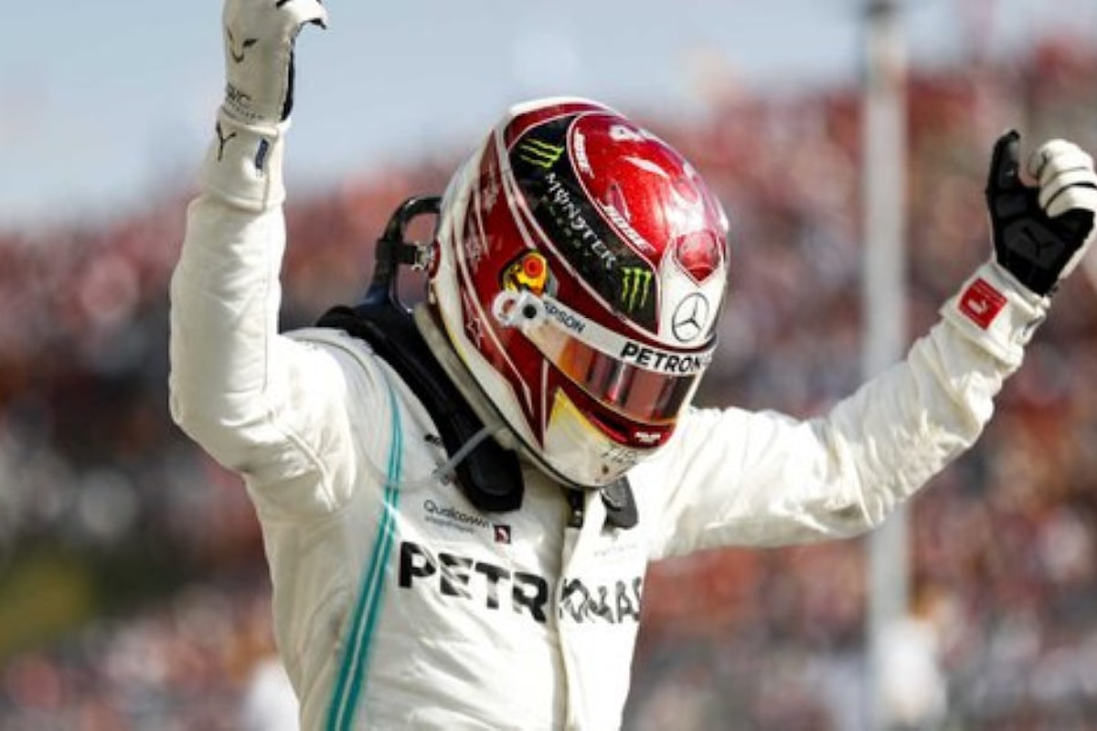 Fomula 1, nel GP di Ungheria la strategia Mercedes permette ad Hamilton di portare a casa l'ennesima vittoria