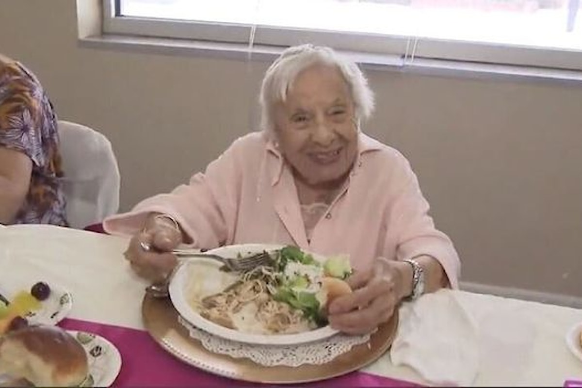 Louise Signore 107 anni e non dimostrali