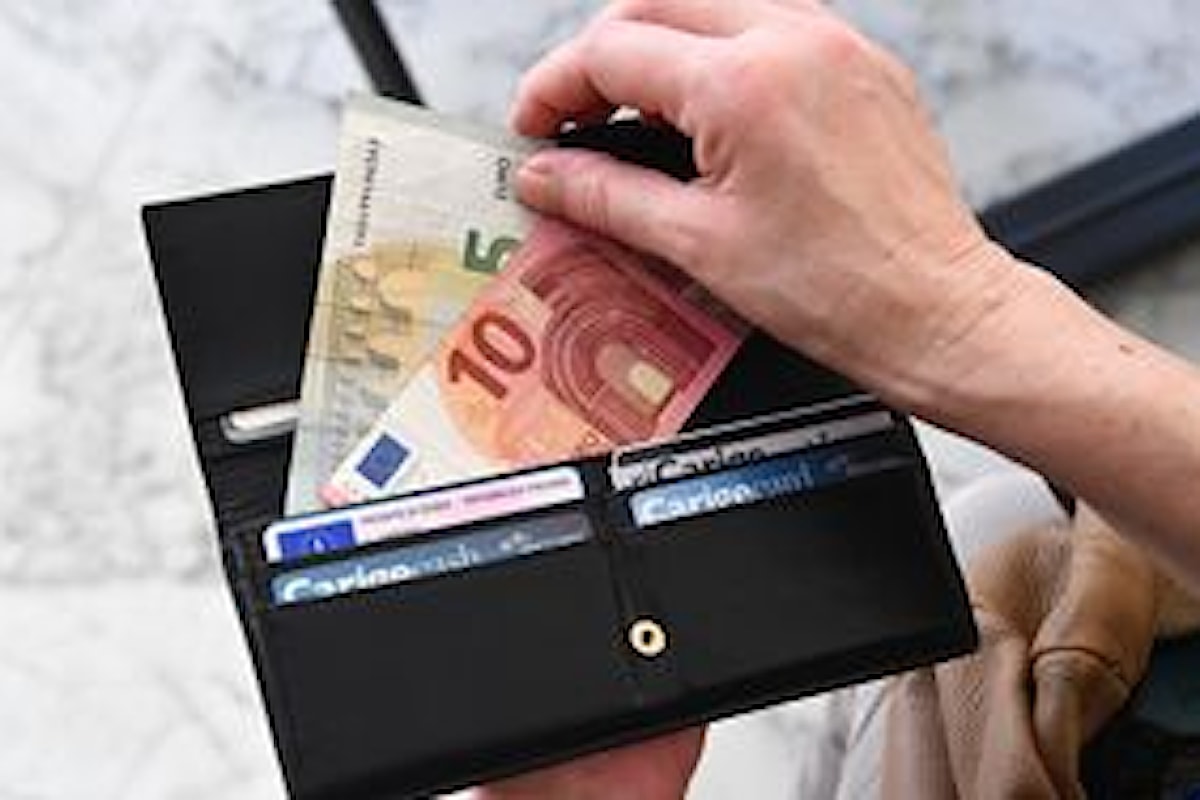 La BCE mette in luce un paradosso: aumenta la domanda di contante insieme all'utilizzo dei pagamenti elettronici