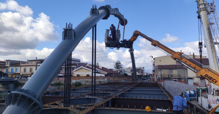 Barcellona Pozzo di Gotto (ME) – Procedono i lavori per realizzare il nuovo ponte di Calderà