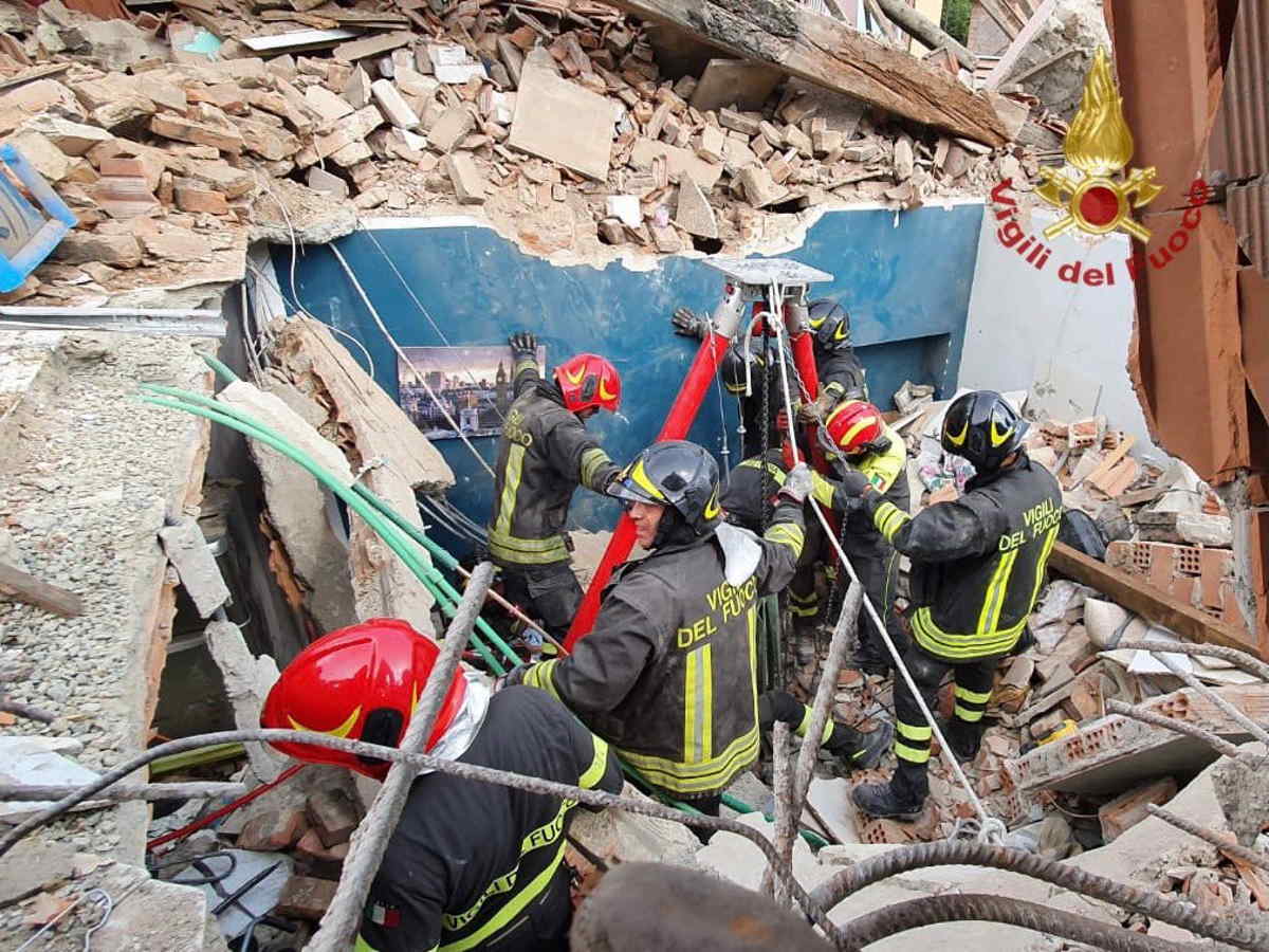 Un bambino muore nel crollo di una palazzina alla periferia di Torino