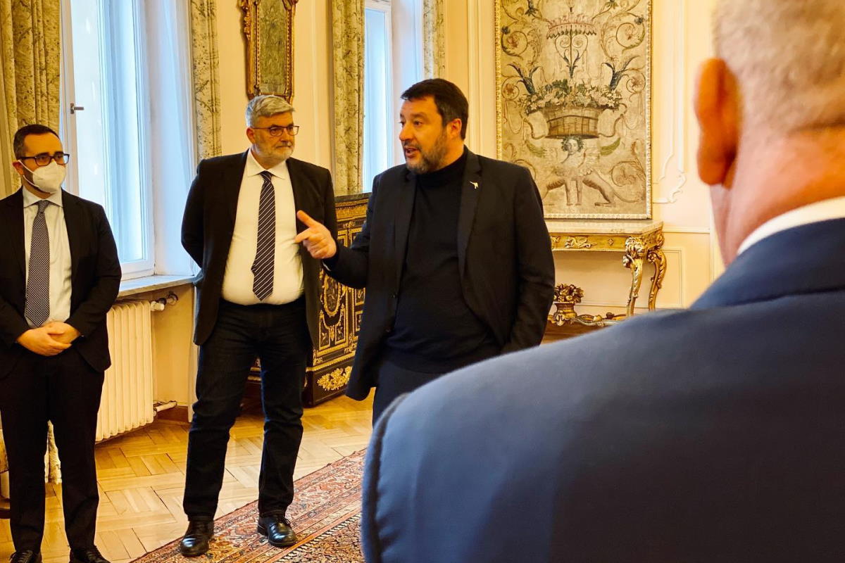 Il pacifista Salvini vola in Polonia per fare il punto sugli aiuti ai profughi e sulla possibilità di aiutare e sostenere l'accoglienza nel nostro Paese