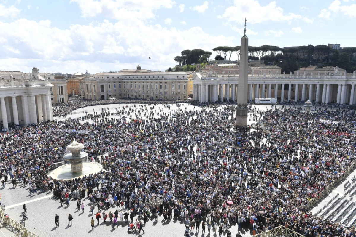 Il Papa rinnova l’appello a una tregua pasquale e saluta i partecipanti i partecipanti alla Marcia straordinaria Perugia-Assisi