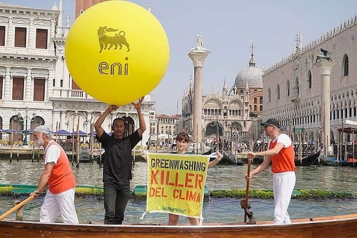 Perché Greenpeace ha manifestato a Venezia