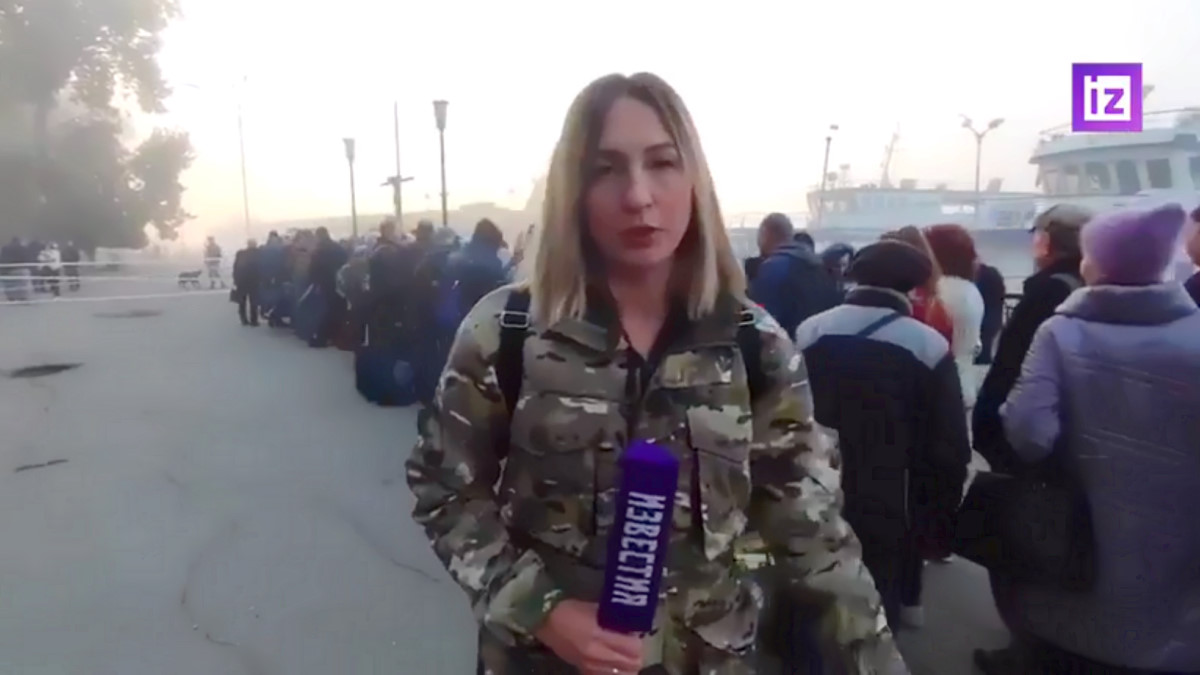 I russi continuano gli attacchi aerei su tutta l'Ucraina, ma nel sud sono costretti a lasciare Kherson