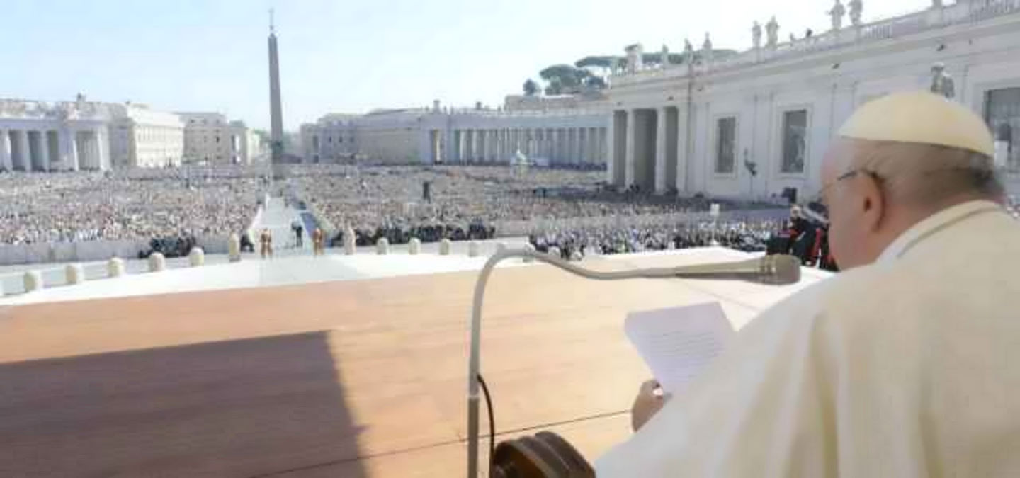 La chiesa cattolica perde sempre più fedeli: per arginare crisi richiami in servizio i preti sposati