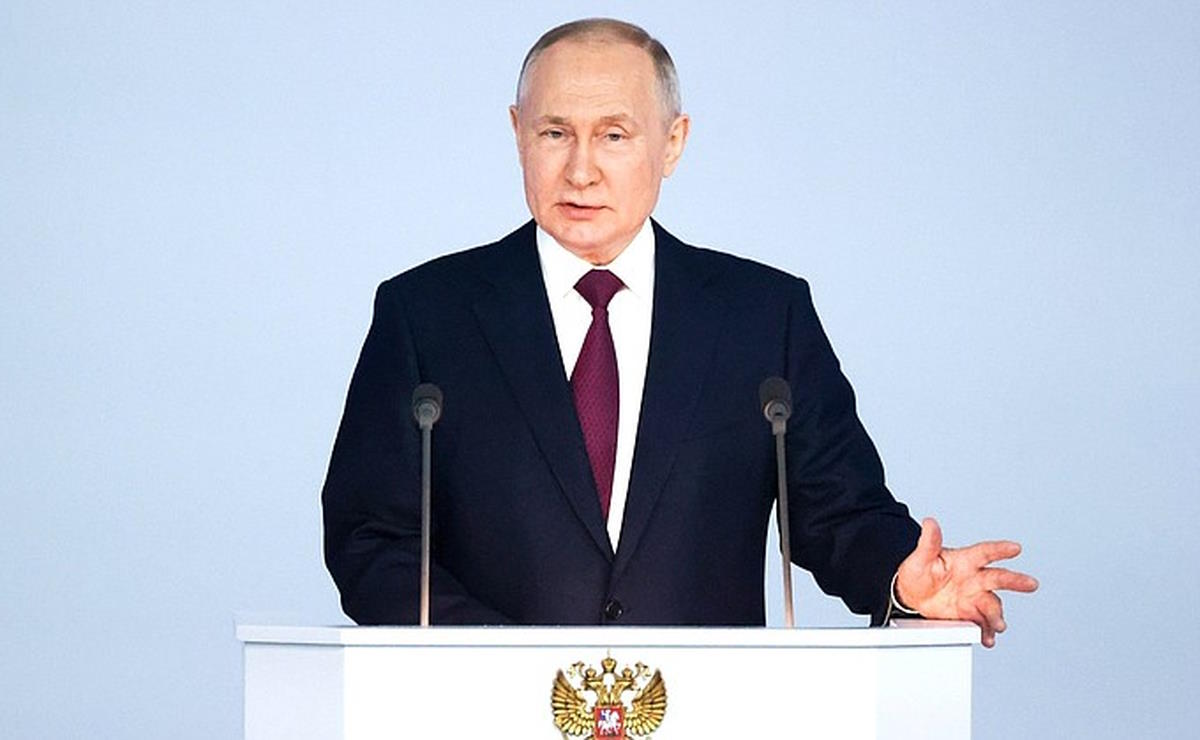 Putin all'Assemblea Federale: è inaccettabile che gli Stati Uniti abbiano iniziato a rimodellare l'ordine mondiale solo pensando ai propri interessi