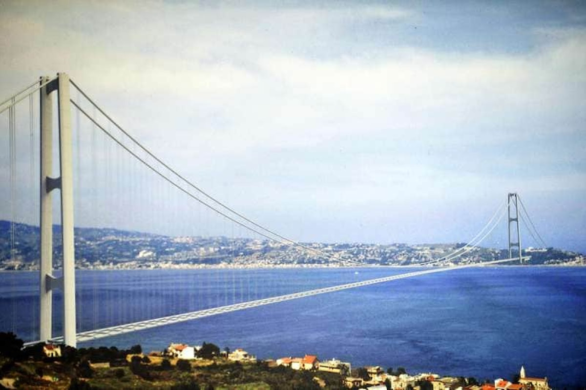 Il governo dà via libera al ponte sullo Stretto di Messina: approvato il testo del decreto per la sua realizzazione