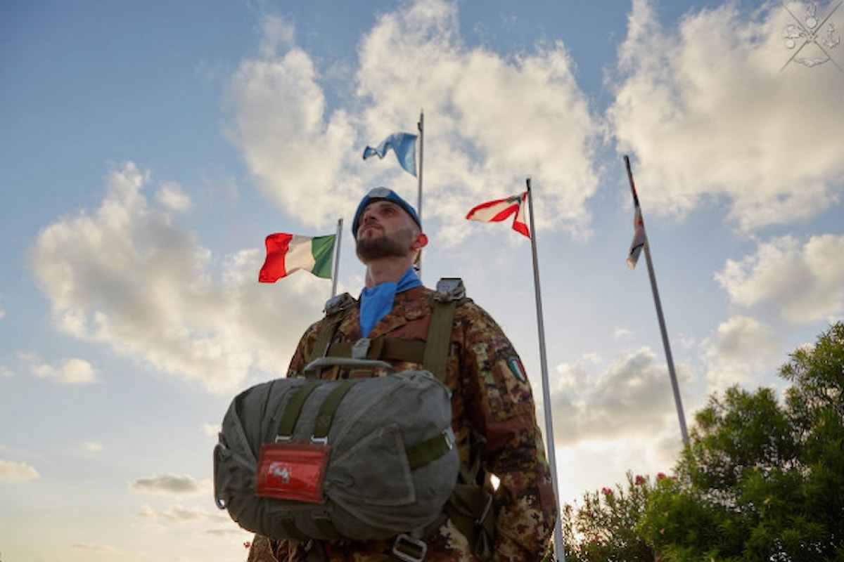 Libano: passaggio di consegne tra il 187° Reggimento Paracadutisti Folgore e il 1° Reggimento Granatieri di Sardegna nella missione UNIFIL