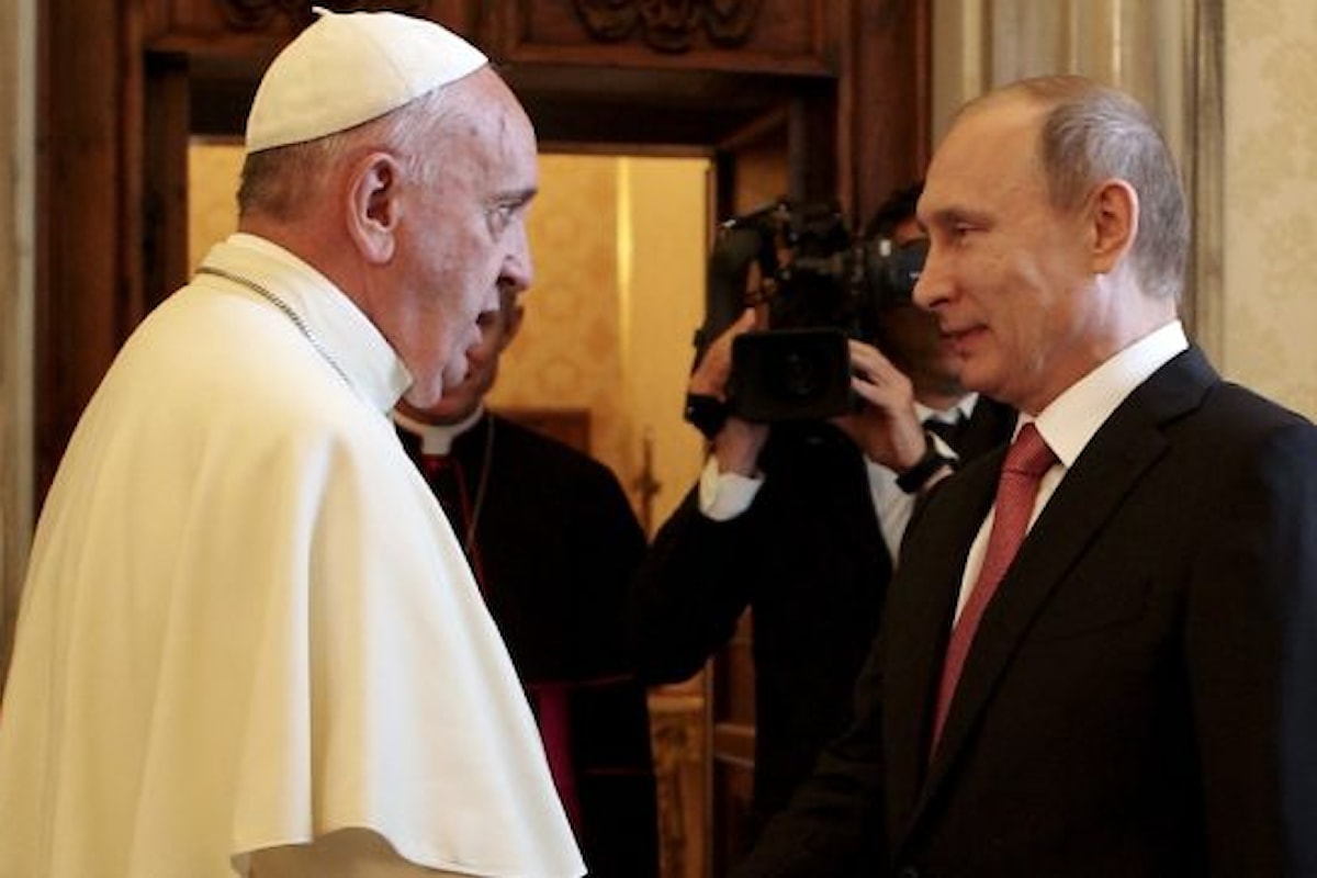 Podolyak, consigliere di Zelensky: il papa è «filo-russo, non è credibile»