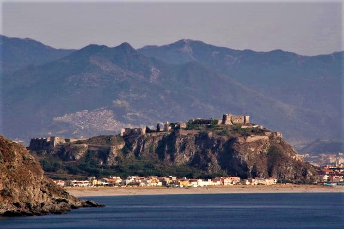 Milazzo (ME) – Sui lavori nell’area esterna del Castello l’Amministrazione risponde a “Italia Nostra”