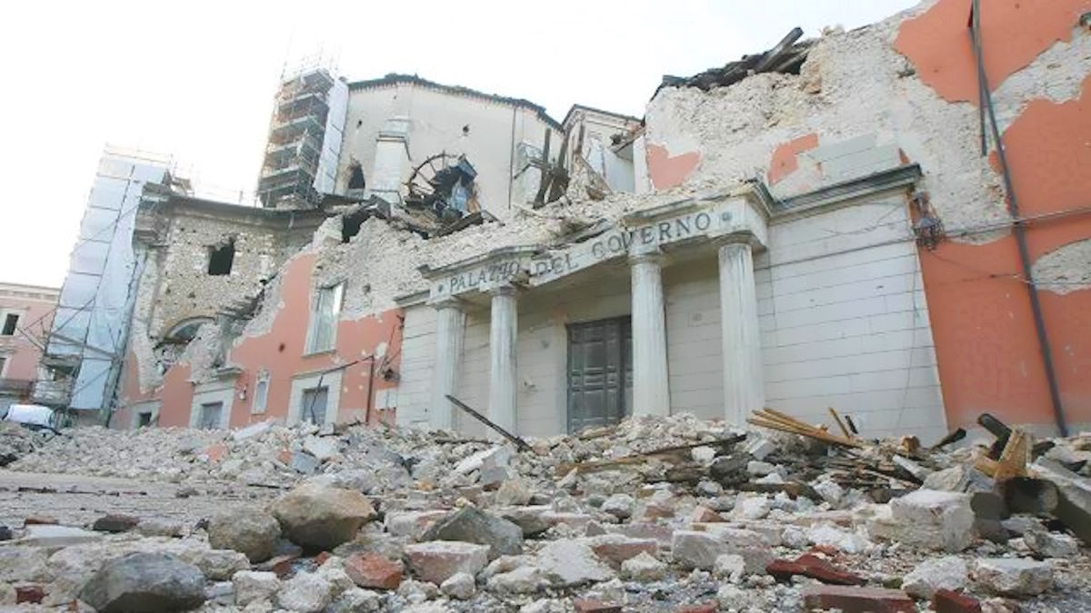 La Corte d'Appello de L'Aquila assolve la Presidenza del Consiglio dei ministri da qualsiasi responsabilità per la morte di sette studenti a seguito del terremoto di 15 anni fa