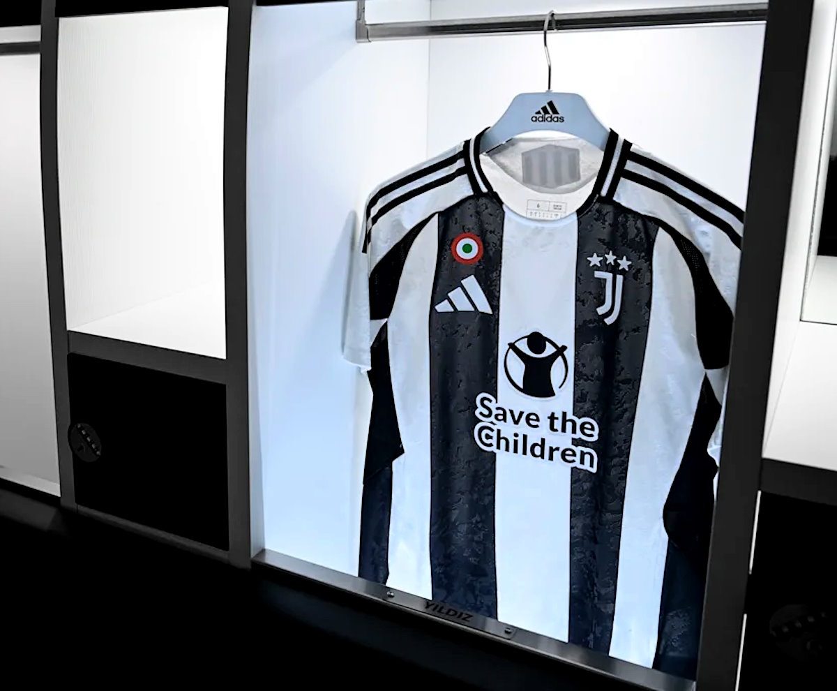 Juventus, Save the Children sarà lo sponsor per la gara contro il Como. Continua la ricerca di un nuovo partner