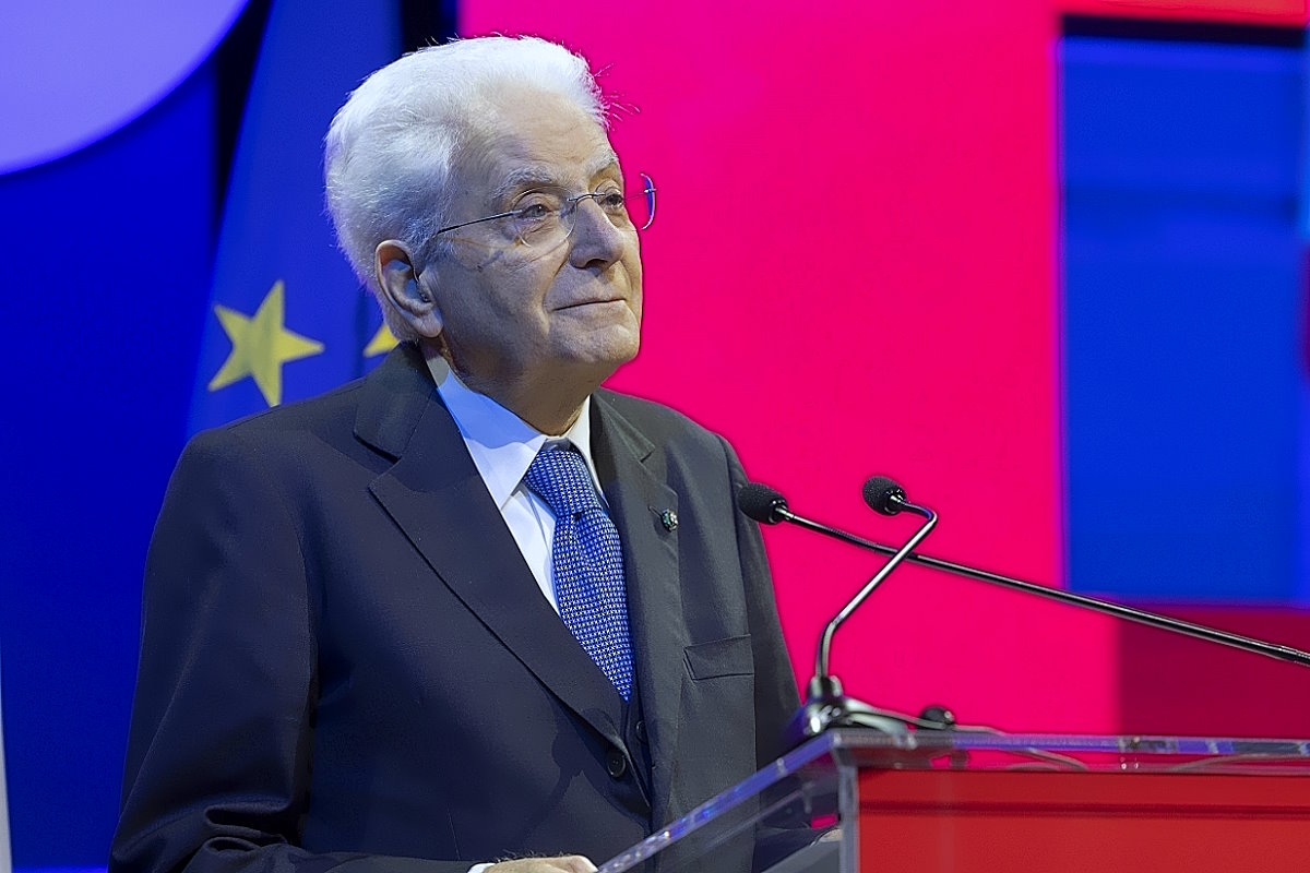 Perché Mattarella non ricorda dell'esistenza dei quattro caratteri della Costituzione anche a Giorgia Meloni, ai suoi ministri e ai parlamentari della maggioranza?