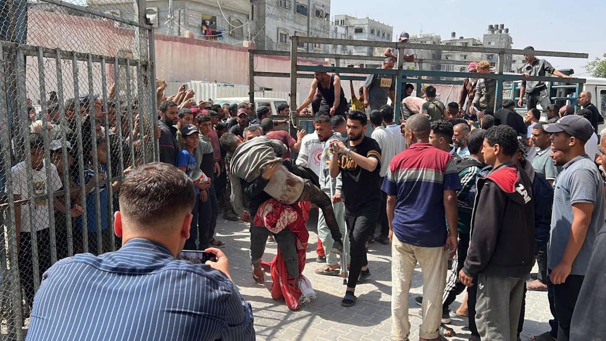 I soldati israeliani hanno sparato su gente affamata. Hanno sparato per uccidere chi cercava solo un sacco di farina