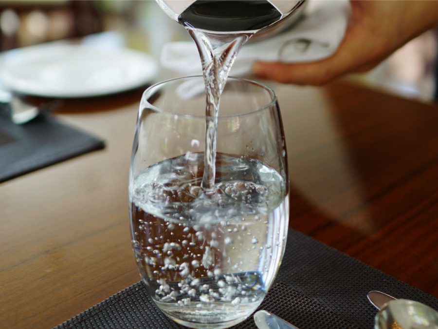 Acqua Frizzante: fa bene, fa male, è indicata, non è indicata, quanta confusione!