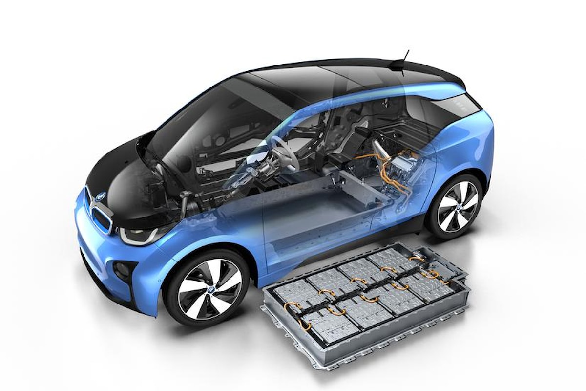 Riuscirà la nuova batteria da 33 kWh a ridare slancio alle vendite della BMW i3?