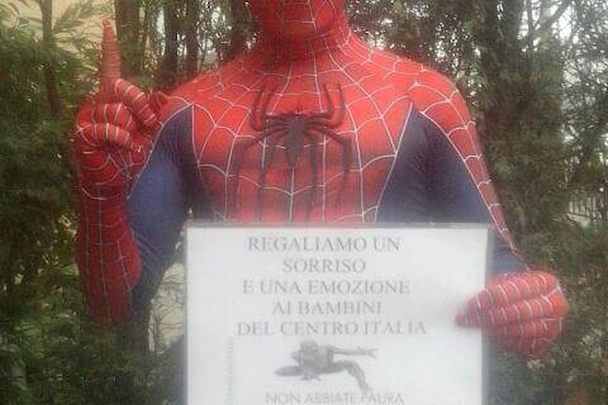 Spider-Man porta un sorriso ai bambini del Centro Italia