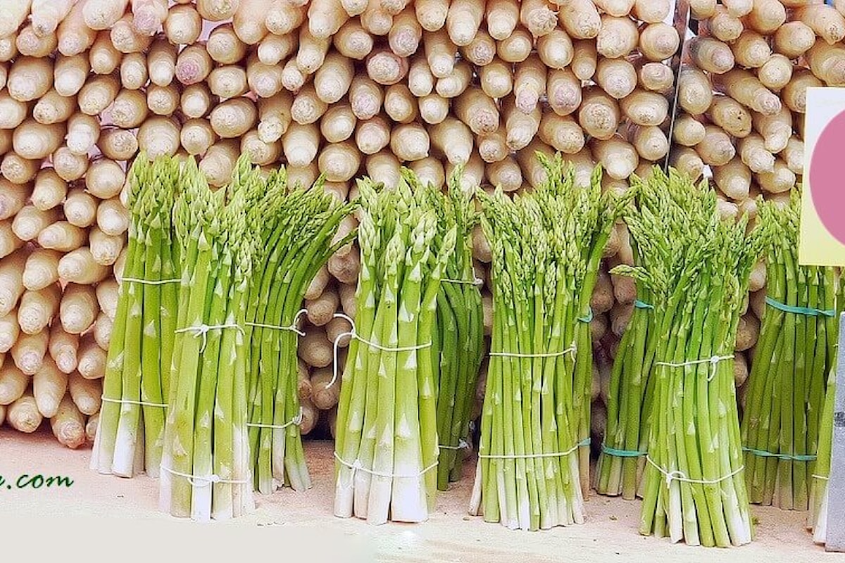 Pur essendo ricchi di tantissimi benefici, gli asparagi in alcuni casi dovrebbero essere consumati con cautela