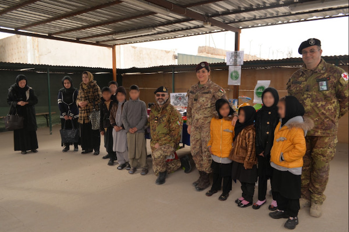 Afghanistan, militari della Brigata Sassari donano materiali all'orfanotrofio di Herat