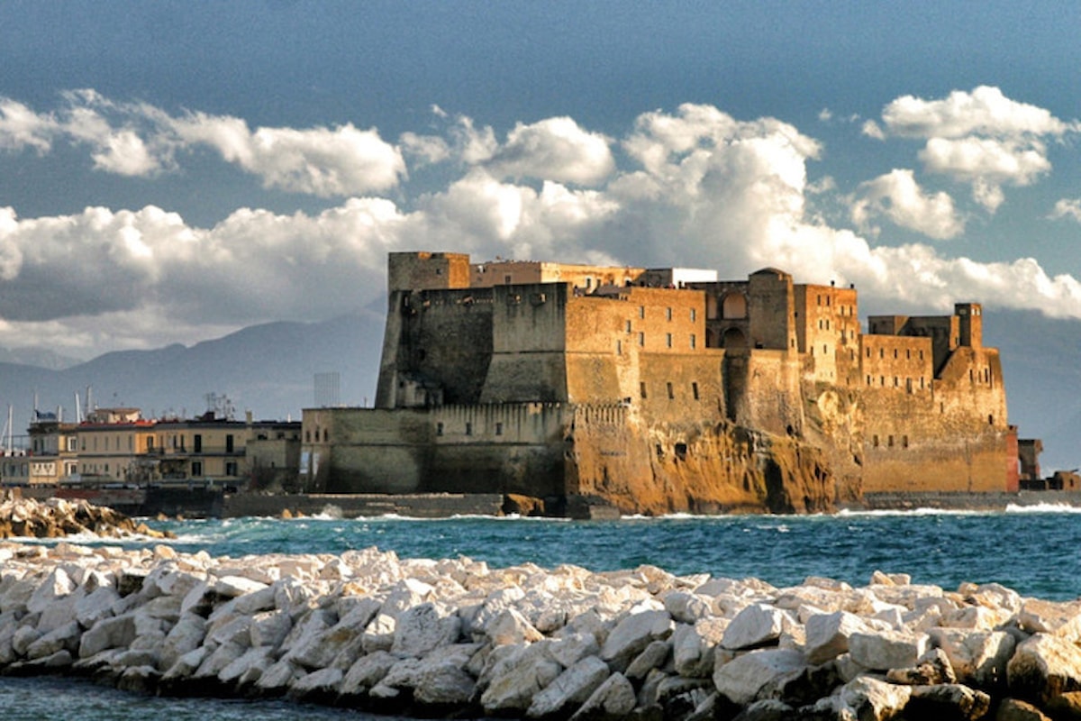 Castel dell'Ovo a Napoli, origini e storia