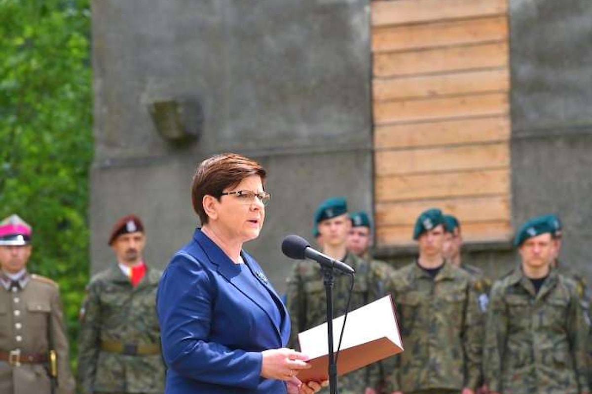 La premier polacca Beata Szydlo nella bufera per una sua frase su Auschwitz