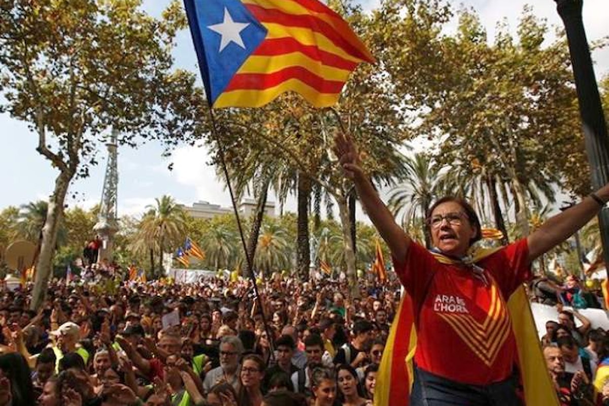 Referendum per l'indipendenza della Catalogna, Madrid invia a Barcellona forze di Polizia e Guardia Civil